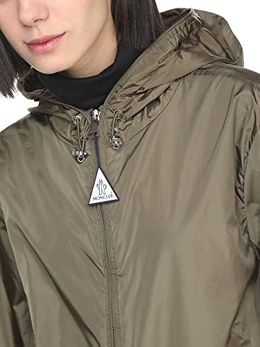 美品　モンクレール　ナイロンジャケット　CECILE フード　ブルゾン　カーキ 美品 モンクレール ナイロンジャケット CECILE フード ブルゾン